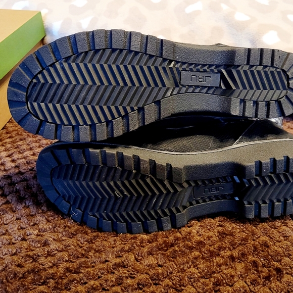 JBU Jambu  "Snowbird" Faux Sherpa Lined Boots (NWT) - Picture 4 of 4